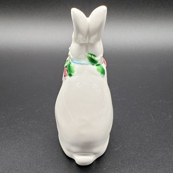 Haldon Group 1987 Hand Painted Porcelain White Blue Strawberry Bunny Figurine - Picture 11 of 13